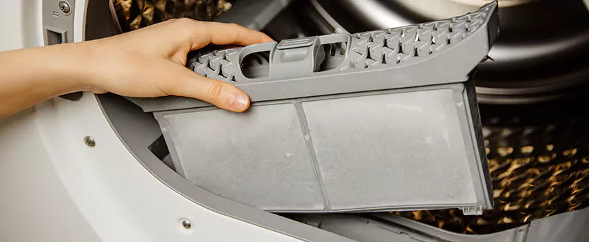Signs Of A Clogged Dryer Lint Trap in Ferndale, Michigan